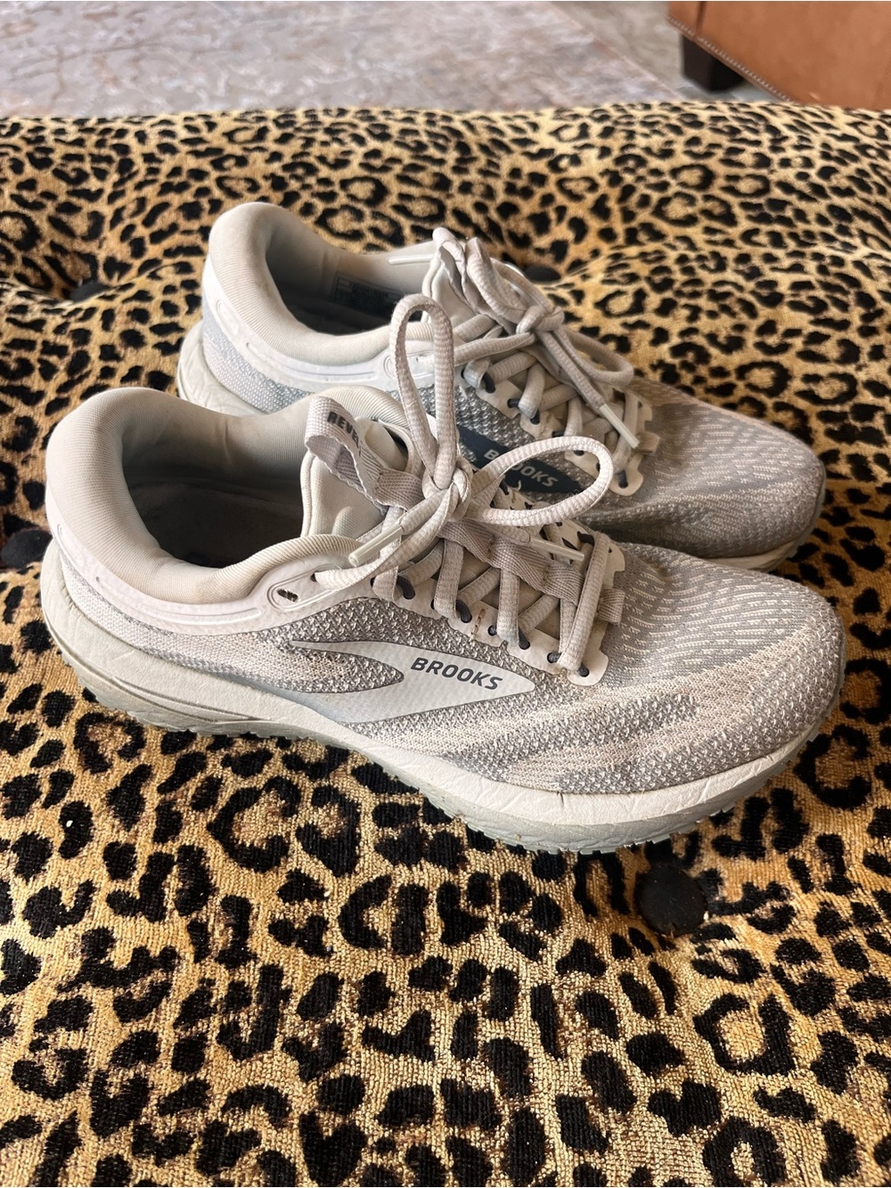 Brooks Revel 7 Women's Gray Running Shoes Sneakers Cushioned SZ 7